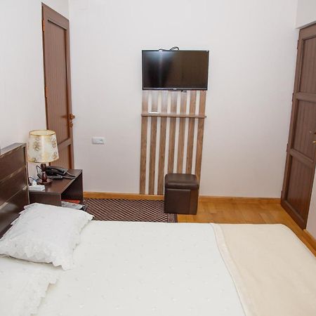 Daniel Boutique Hotel Yerevan Ngoại thất bức ảnh