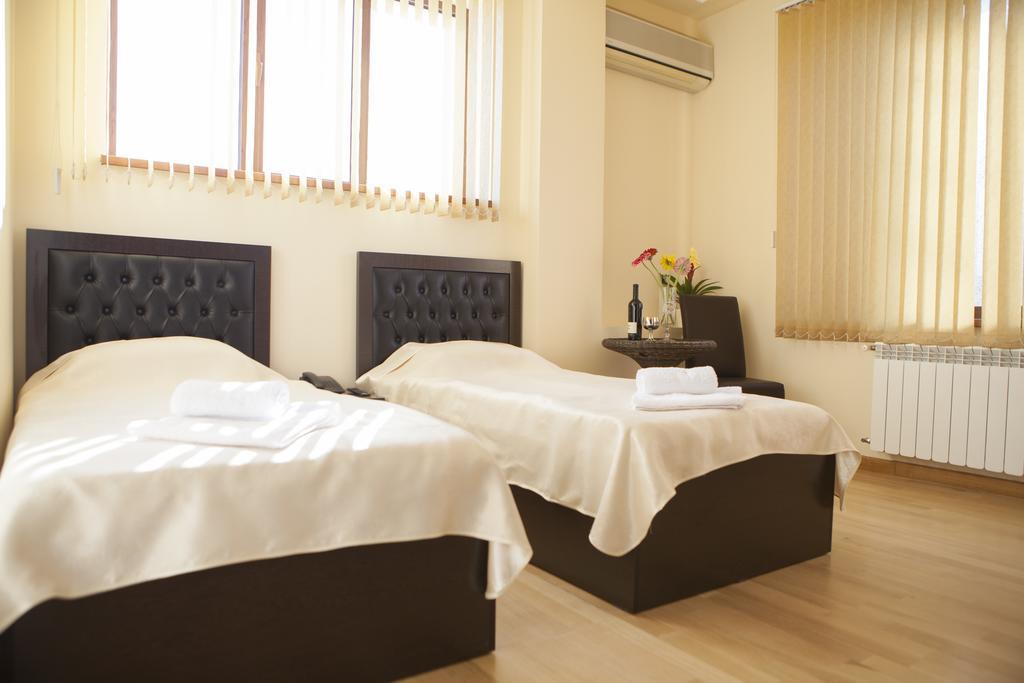 Daniel Boutique Hotel Yerevan Ngoại thất bức ảnh