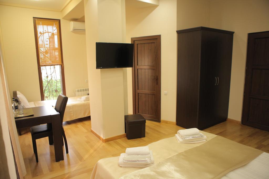Daniel Boutique Hotel Yerevan Ngoại thất bức ảnh