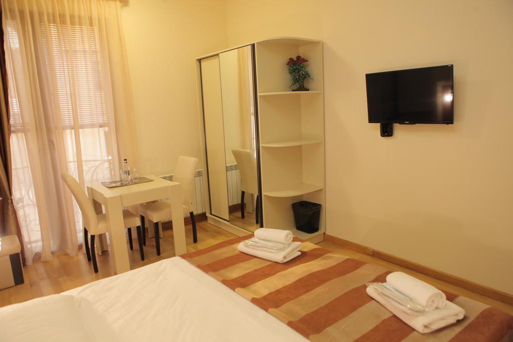 Daniel Boutique Hotel Yerevan Ngoại thất bức ảnh