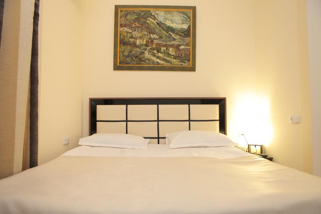 Daniel Boutique Hotel Yerevan Ngoại thất bức ảnh